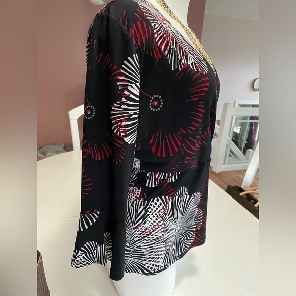 RICKI’S wrap front floral top Sz S - Picture 6 of 13